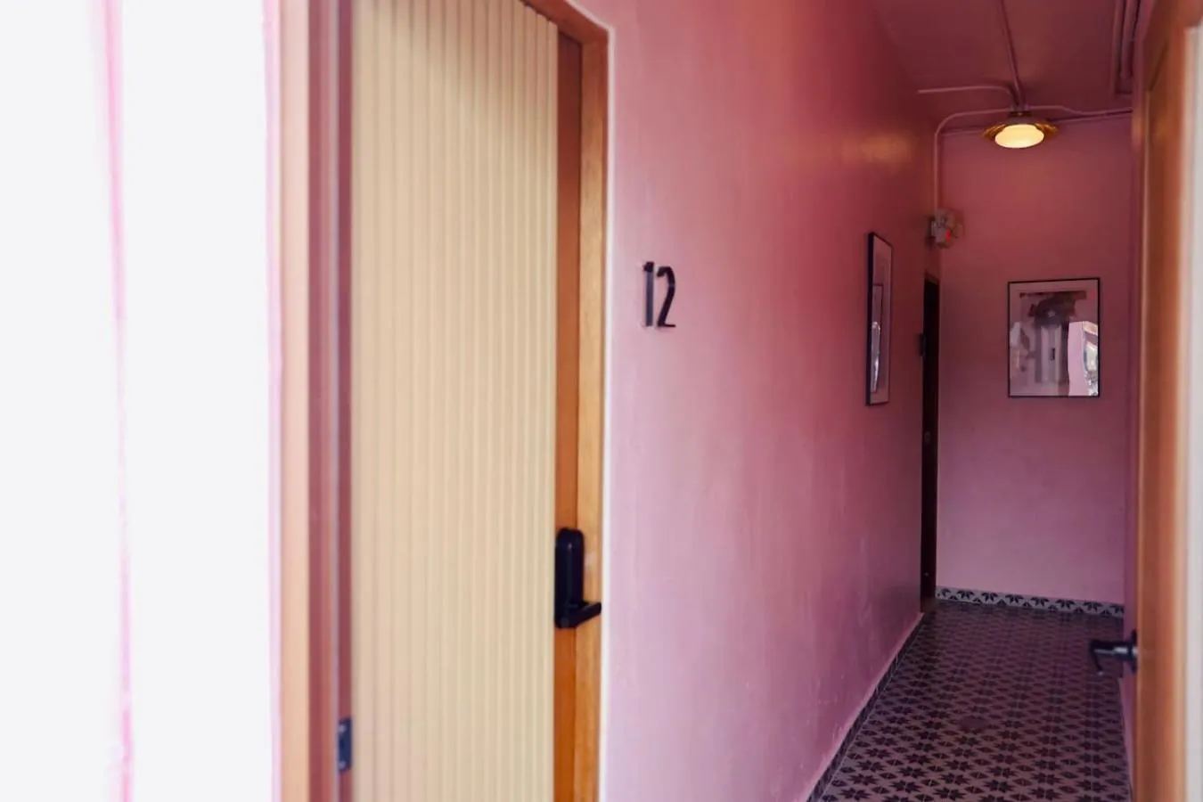Room 12 Sunlit Balcony Stay Near Calle Cerra San Juan
