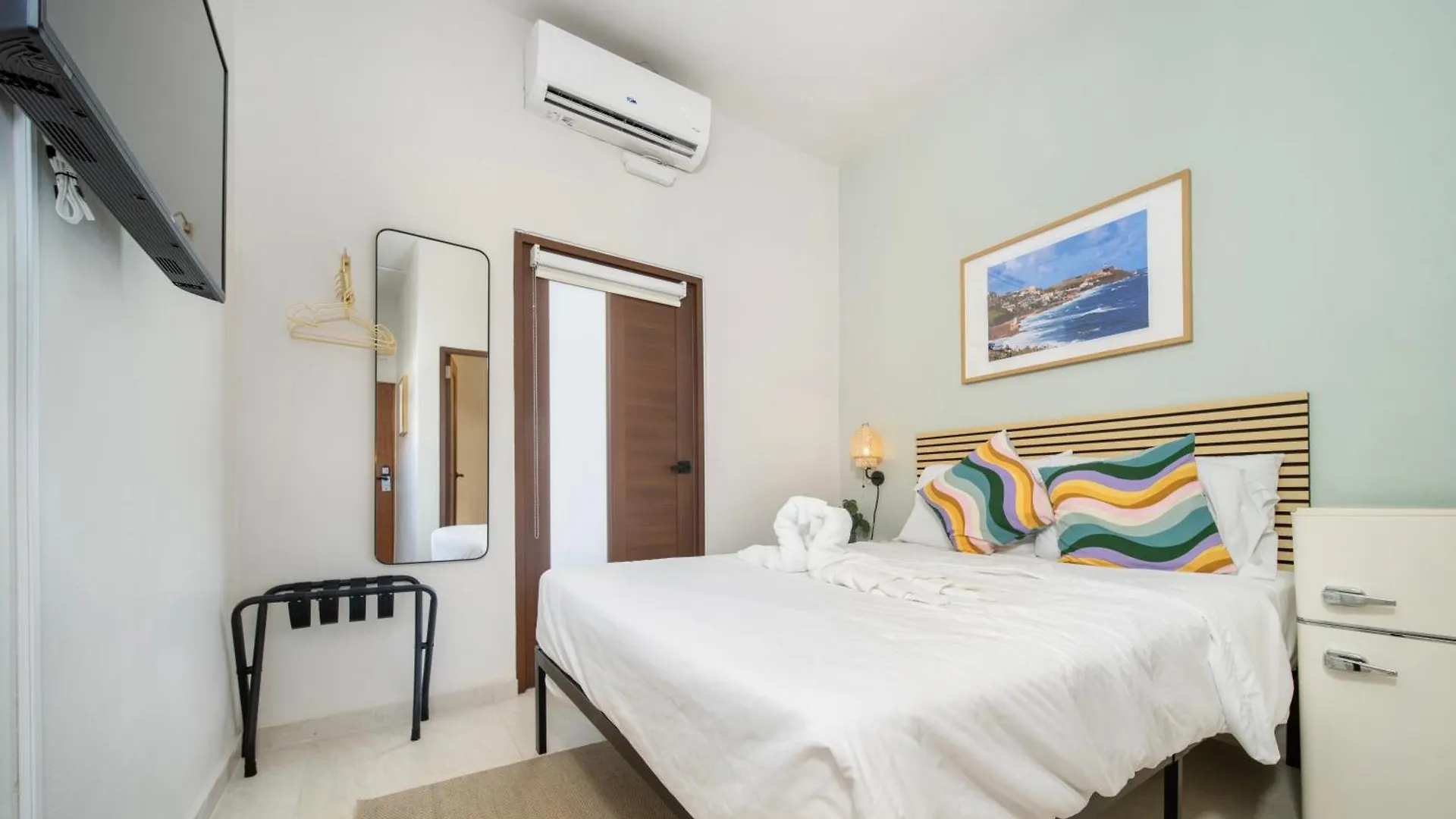 סן חואן Room 12 Sunlit Balcony Stay Near Calle Cerra